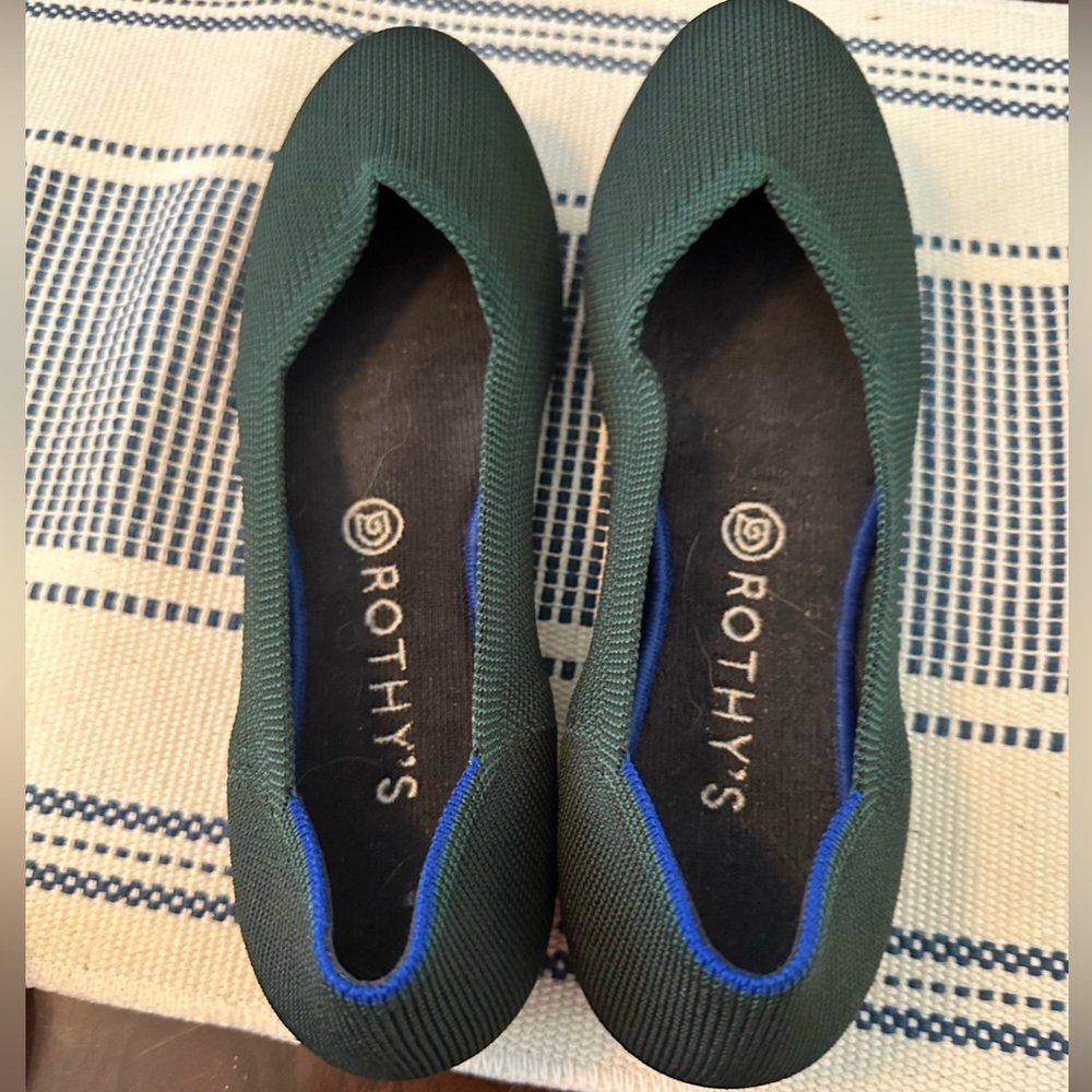 Pre-Loved Rothy's Emerald Green Round Toe Flats (RETIRED)